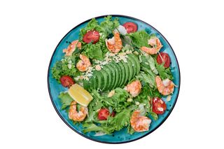 САЛАТ З КРЕВЕТКАМИ ГРИЛЬ ТА АВОКАДО (350г)