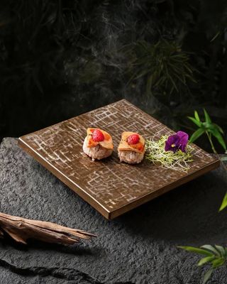 Nigiri De Foie Y Manzana Al Vino Tinto (2 Uds.)