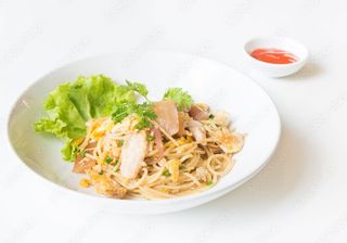 Спагети с пилешко (450г)