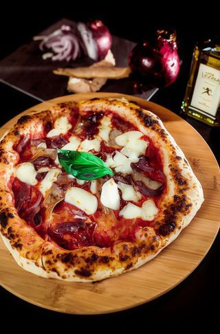 Pizza Tropeana (32 Cm.)