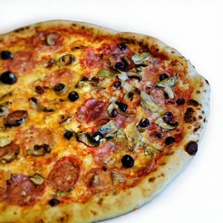 Pizza Capricciosa Ø 32cm