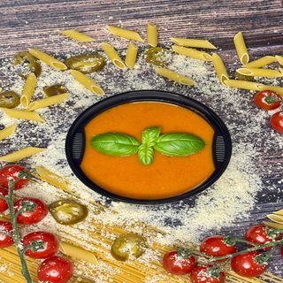 Krem pomidorowy z makaronem