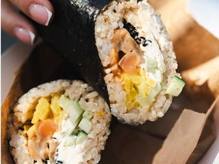 Рол лосось (325g)