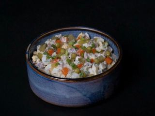 Олів'є з ковбасою (200гр)