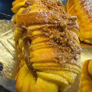 Croissant Lotus