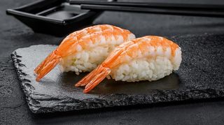 Суші нігірі з креветкою
