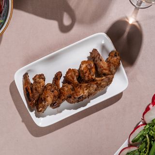 ქათმის ფრთები შამფურზე