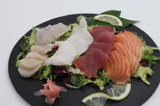 Sashimi Variado (20 Cortes)