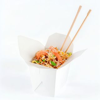 Makaron po tajsku z krewetkami