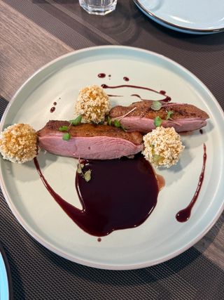 Качина грудка з картопляними крокетами