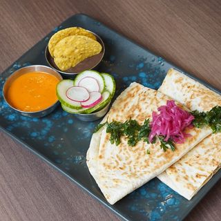 Quesa Tinga De Harina