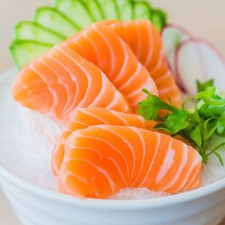 Sashimi de salmon noruego (1 ud)