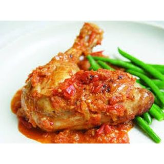 Wet Fried Chicken With White Chapati