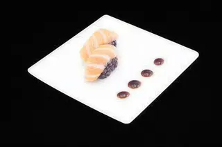 Nigiri maguro black - 2 pezzi