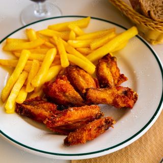 Alitas (5 Uds.) Con Patatas