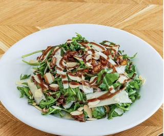 Salada de Parmesão e Frutos Secos