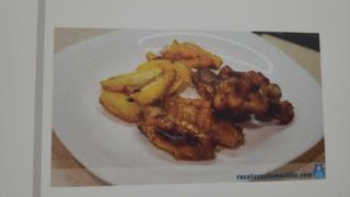 Menu de alitas y bebida