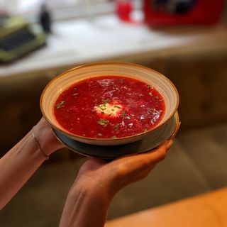 Борщ на копчених реберцях (300г)