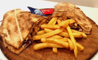 Makloub Escalope Fromage