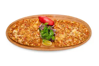 Lahmacun cu cascaval