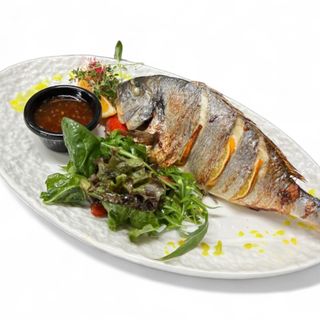 Дорадо с ароматными травами