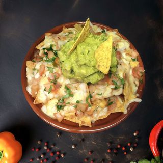 Nachos con Guacamole.