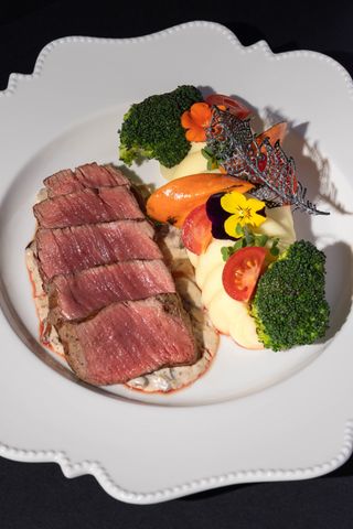 Filet mignon with mashed potatoes and mushroom sauce 