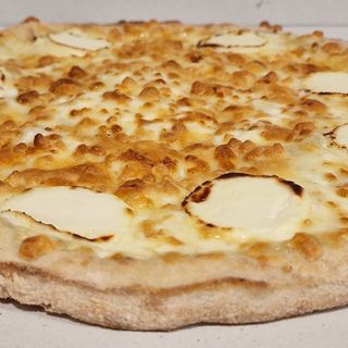 Pizza La Cremosa de quesos (Familiar)