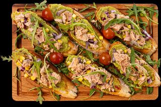 Tuna i avokado brusketi 250g