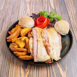 Monsinjor piletina sa hrskavim aromatizovanim krompirima