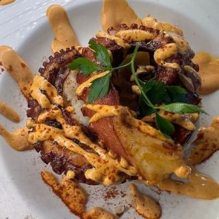 Pulpo a la gallega con papas