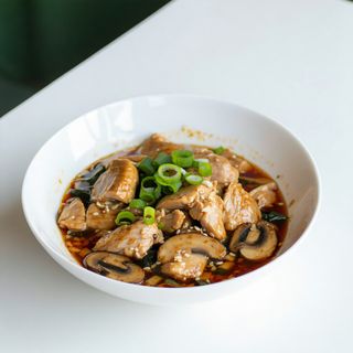 Crane de pui cu bambus si ciuperci