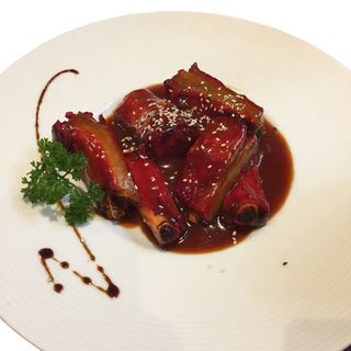 Costillas Con Salsa Capital