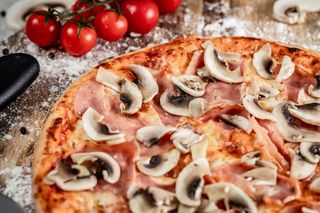 Pizza Prosciuto e Funghi Ø30cm