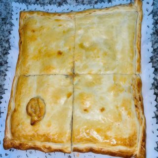 Empanada Casera Rellena De Atún Y Pisto