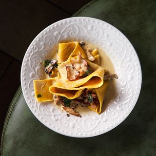 Паста з беконом та лісові гриби (300г)