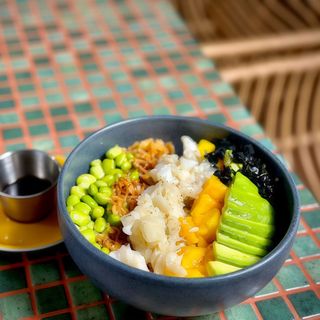 Poke bowl de bacalao