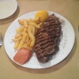 Punjeni biftek + pomfrit + sok