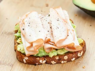 Tostada Con Aguacate Y Jamón Dulce