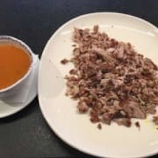 Cerdo Asado Con Salsa De La Casa