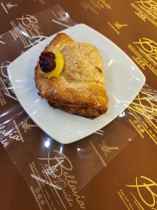 Francesina con crema e amarena