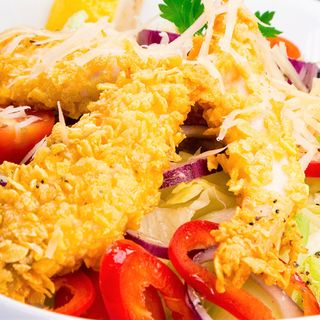 Салата айсберг с пилешки филенца 300 гр.