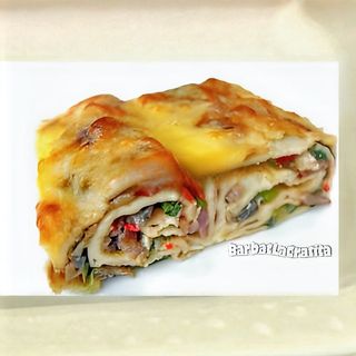 Clatite cu cascaval si pui, totul gratinat la cuptor