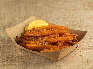 Батат фрі з сирним соусом