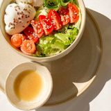 Bowl salmon and quinoa