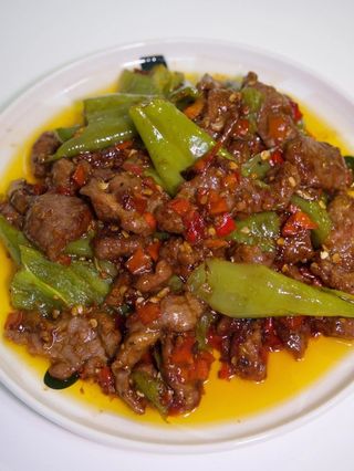 Ternera Con Salsa Picante