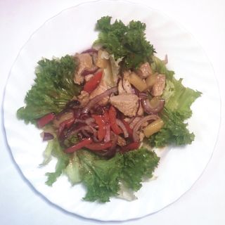 Теплий салат з телятиною (140г)