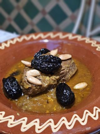 Tagine De Veau Aux Pruneaux