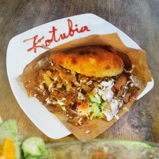 Panino kebab solo carne, piccante e yogurt