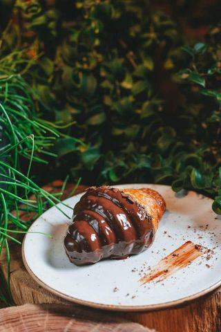 Круассан с шоколадом